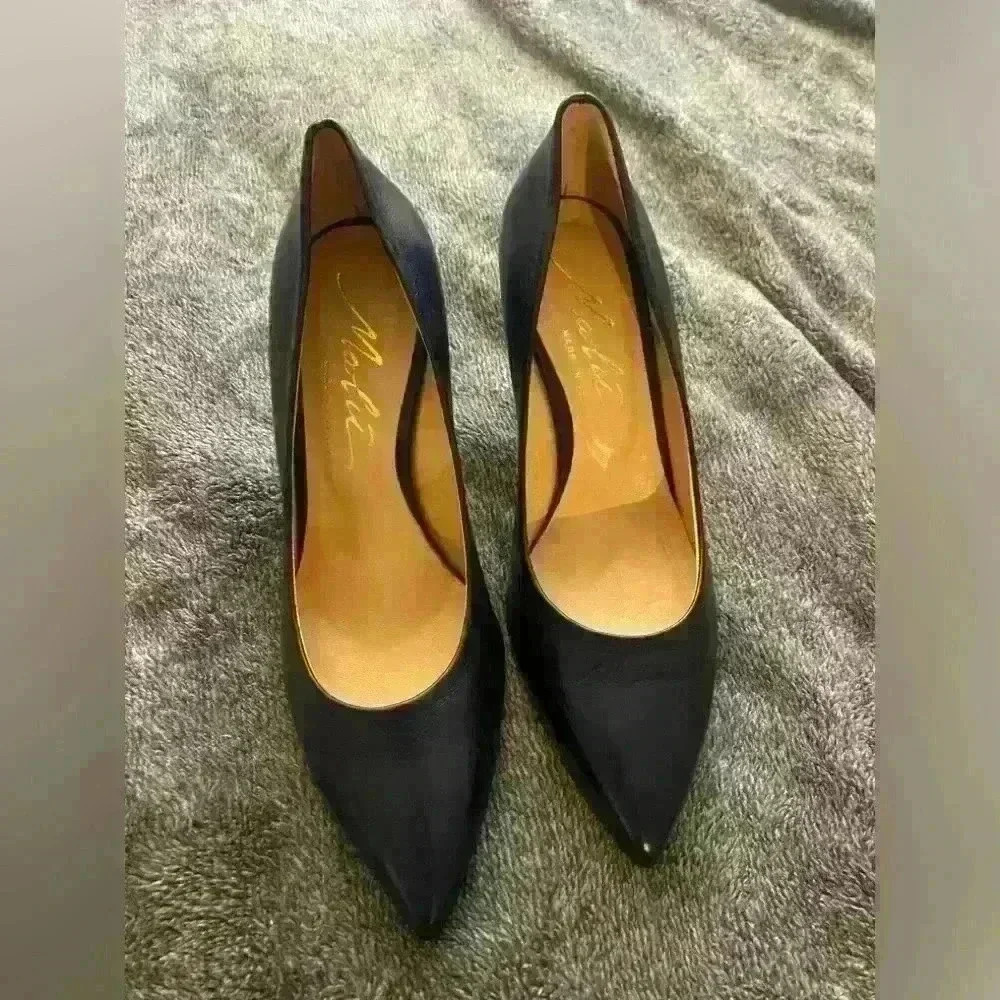 Malu size 39 women’s heels.